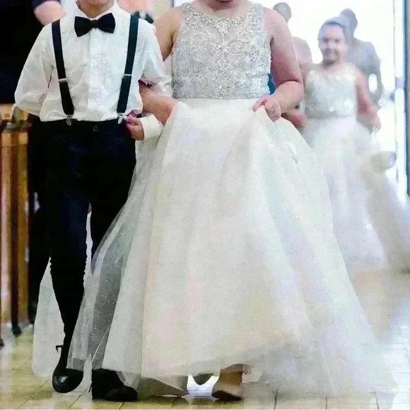 Formal dress - Picture 1 of 9